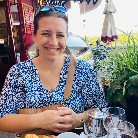 Meet your Posher, Elizabeth - Picture 1 of 1